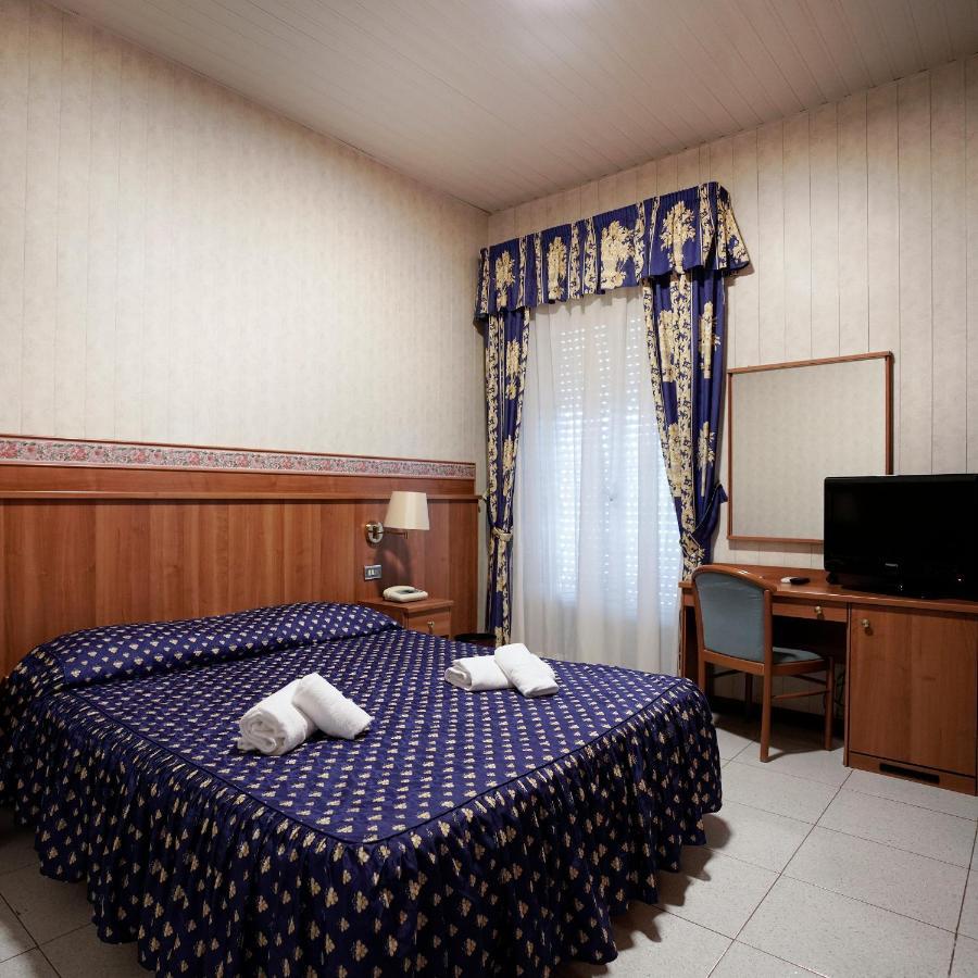 Hotel Capys Капуа Екстер'єр фото