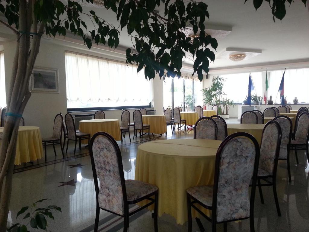 Hotel Capys Капуа Екстер'єр фото